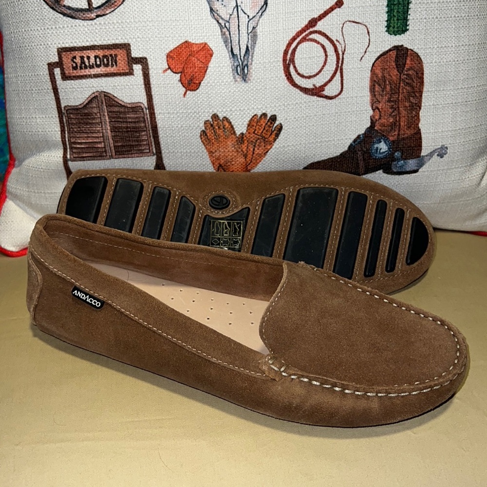 🌸New ANDACCO Tan Suede Driving Moccasins Sz 9.5